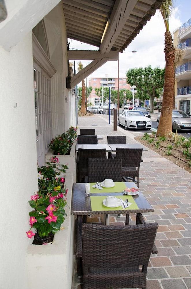 Le Revest Hotel